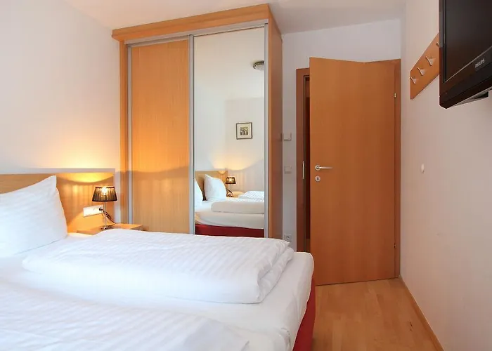 & Golf By Four Seasons *